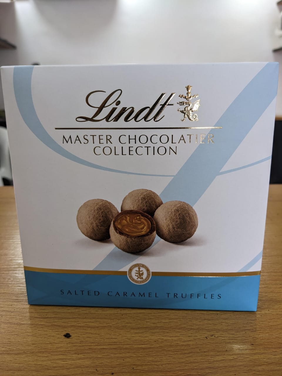 Lindt Master Chocolatier Collection Funmi And Flowers 0856